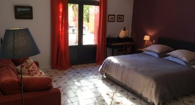 Coté Cour - Clos des Aspres - Charming bed and breakfast -southern france